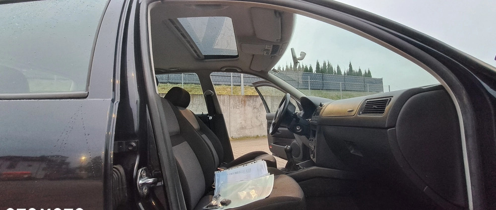 Volkswagen Golf cena 5500 przebieg: 201000, rok produkcji 2001 z Góra małe 436
